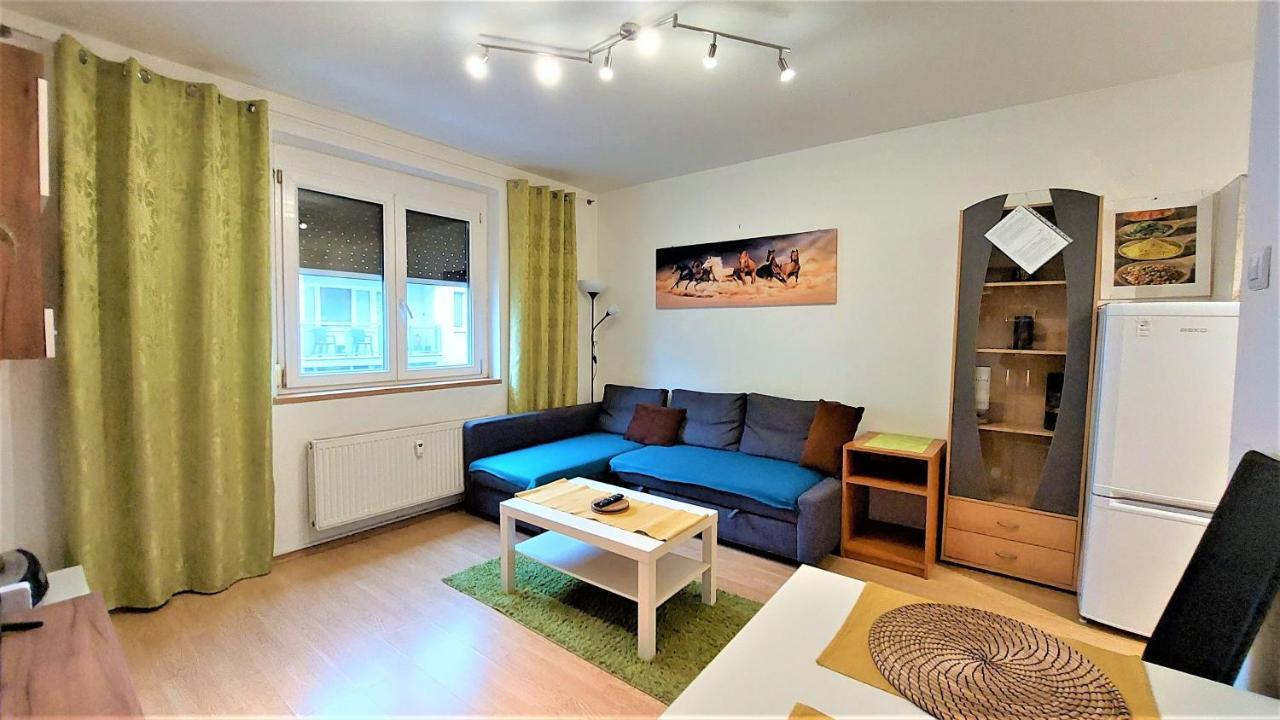 "Like A Home" Apartment Братислава Экстерьер фото